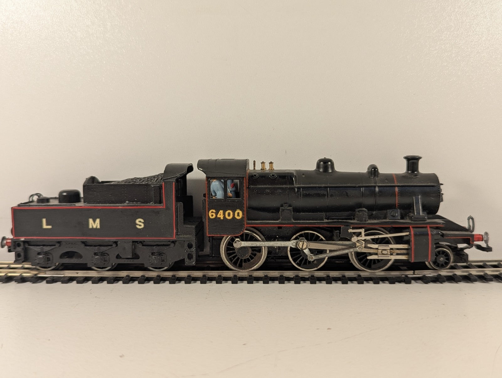 Hornby R857 OO Gauge LMS Ivatt Class 2MT 2-6-0 - Boxed