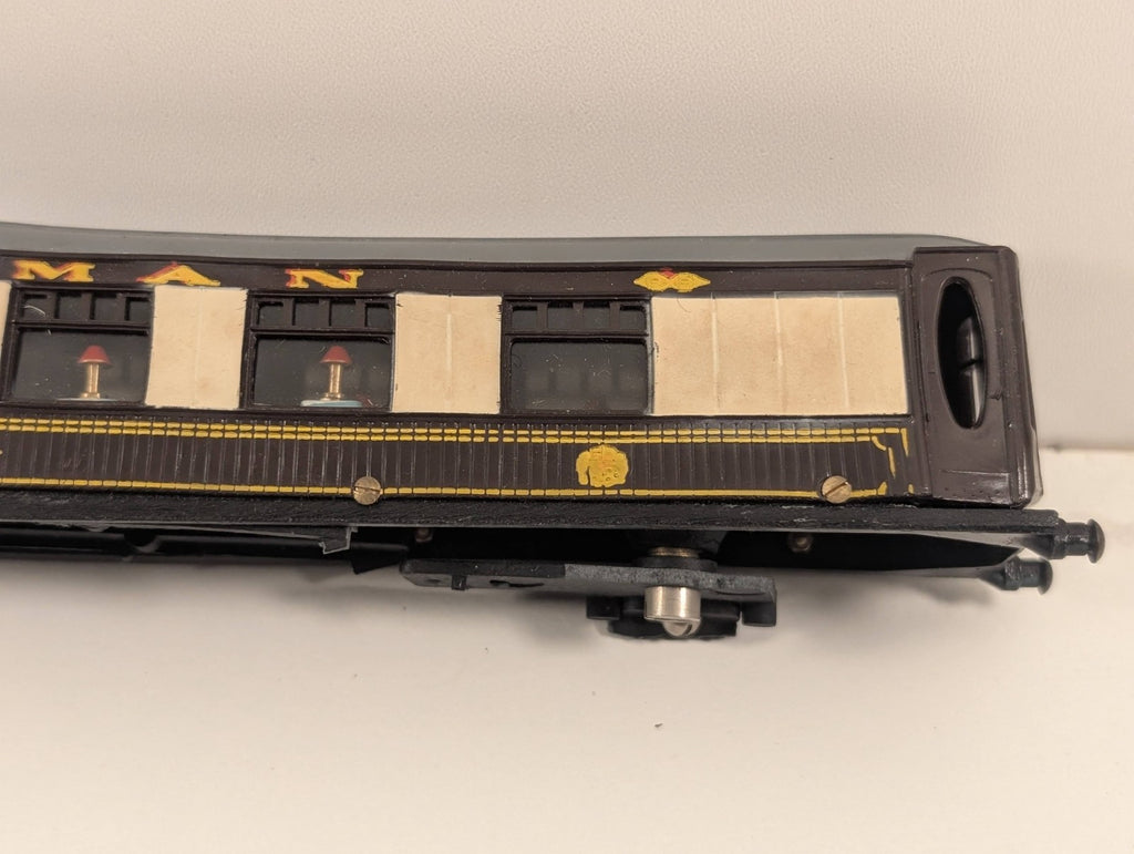 Graham Farish “Pauline” Pullman Coach – Missing Wheels – OO Gauge