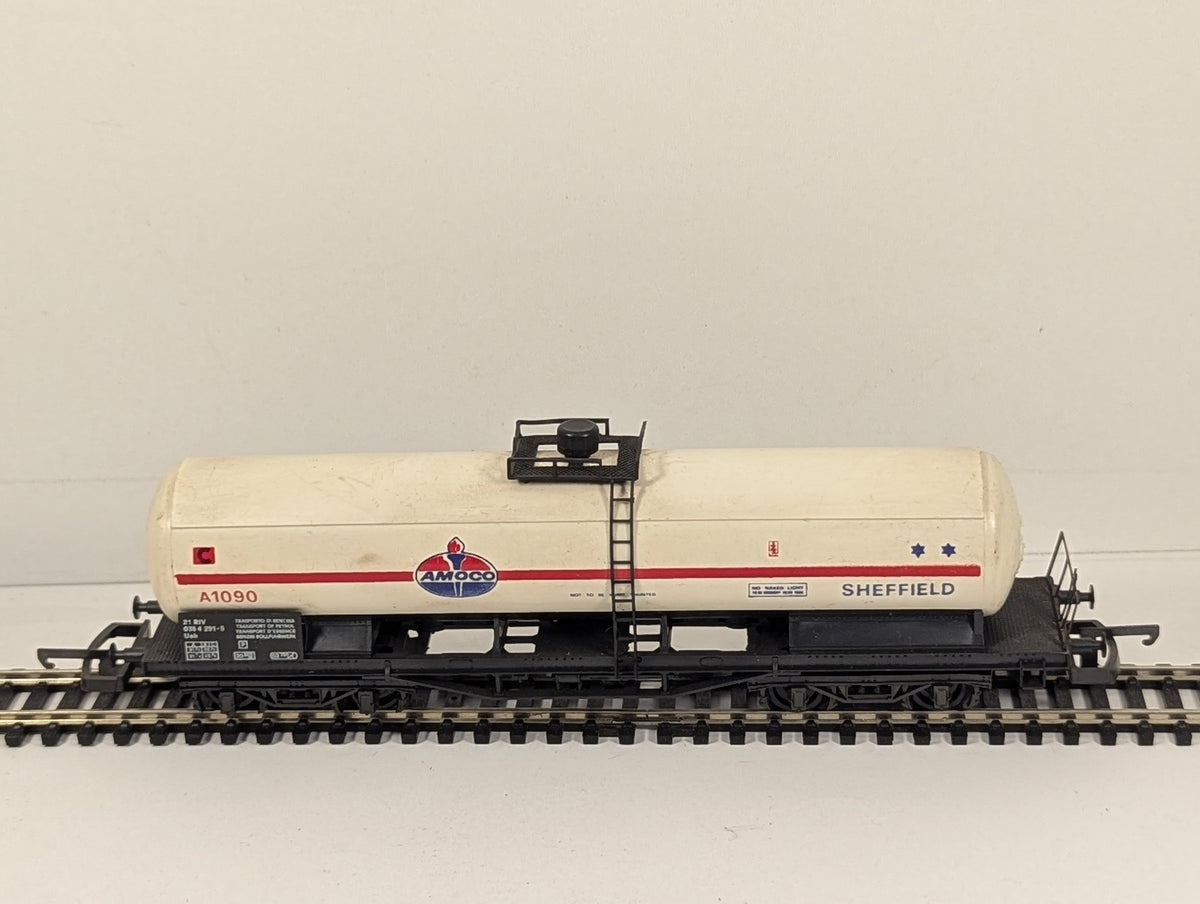 Lima OO Gauge Amoco Sheffield Bogie Tank Wagon A1090 Amoco White & Red