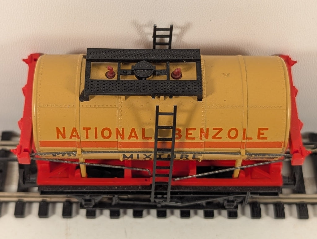 Hornby R239 OO Gauge Orange National Benzole Tank Wagon