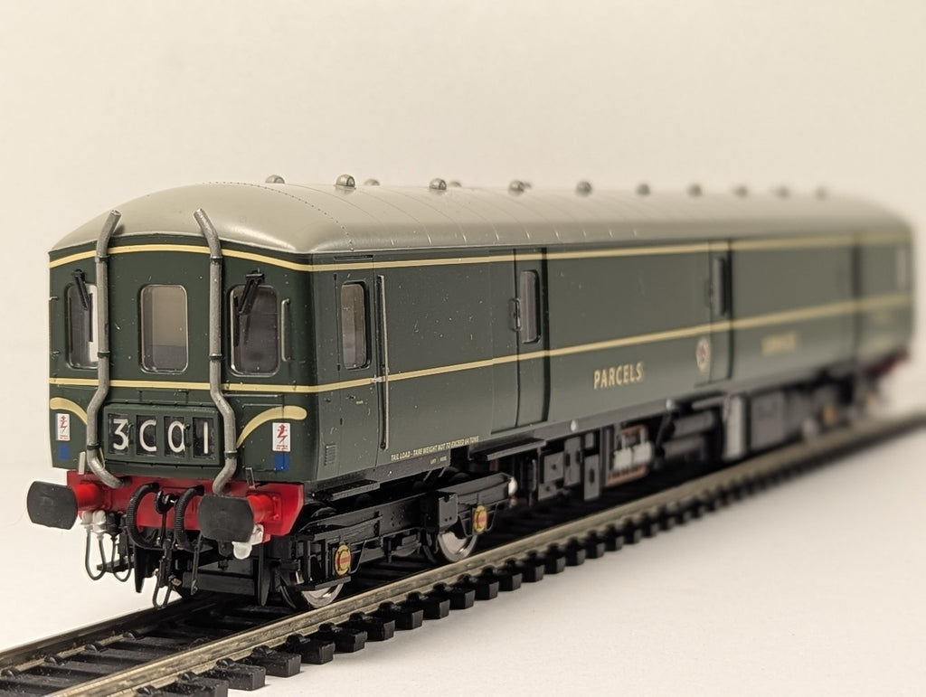 Heljan OO Gauge Class 128 Parcels DMU Diesel Multiple Unit M55987 BR Green