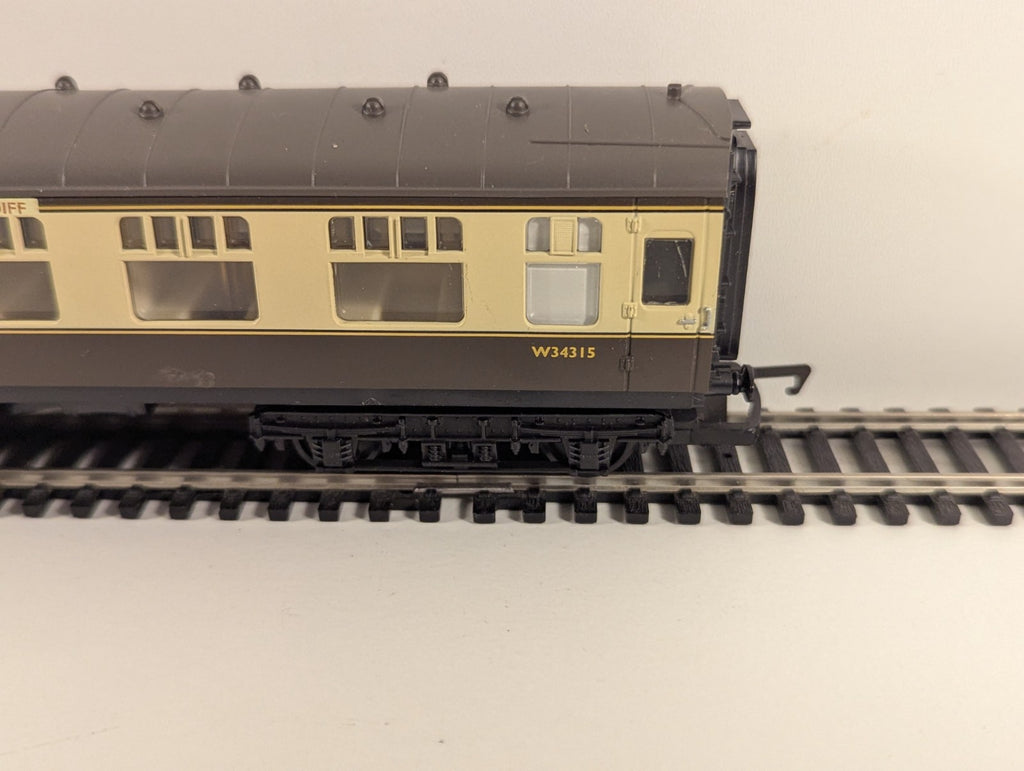 Hornby BR Mk1 Brake Second Corridor (BSK) – W34315 – Chocolate & Cream