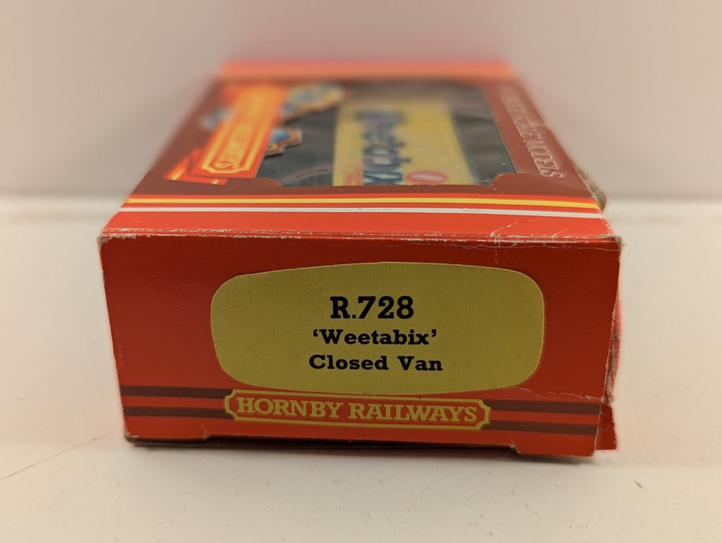Hornby OO Gauge R728 “Weetabix” Closed Van