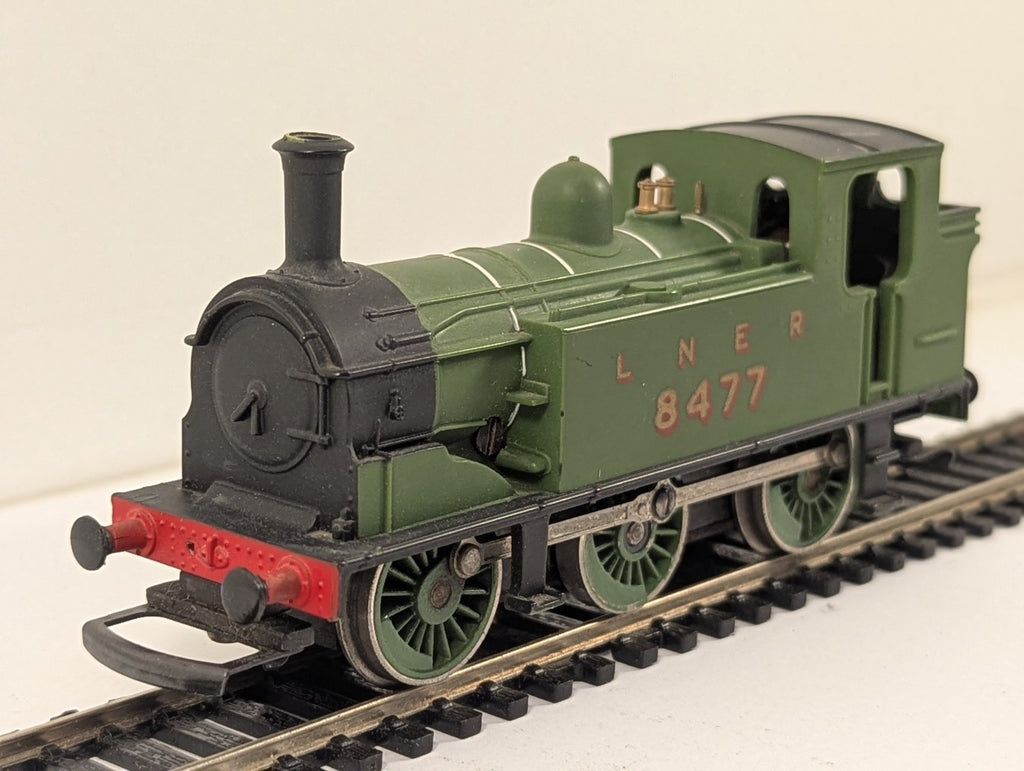 Hornby R252 LNER Class J83 0-6-0 Tank Locomotive No.8477  - Needs Attention