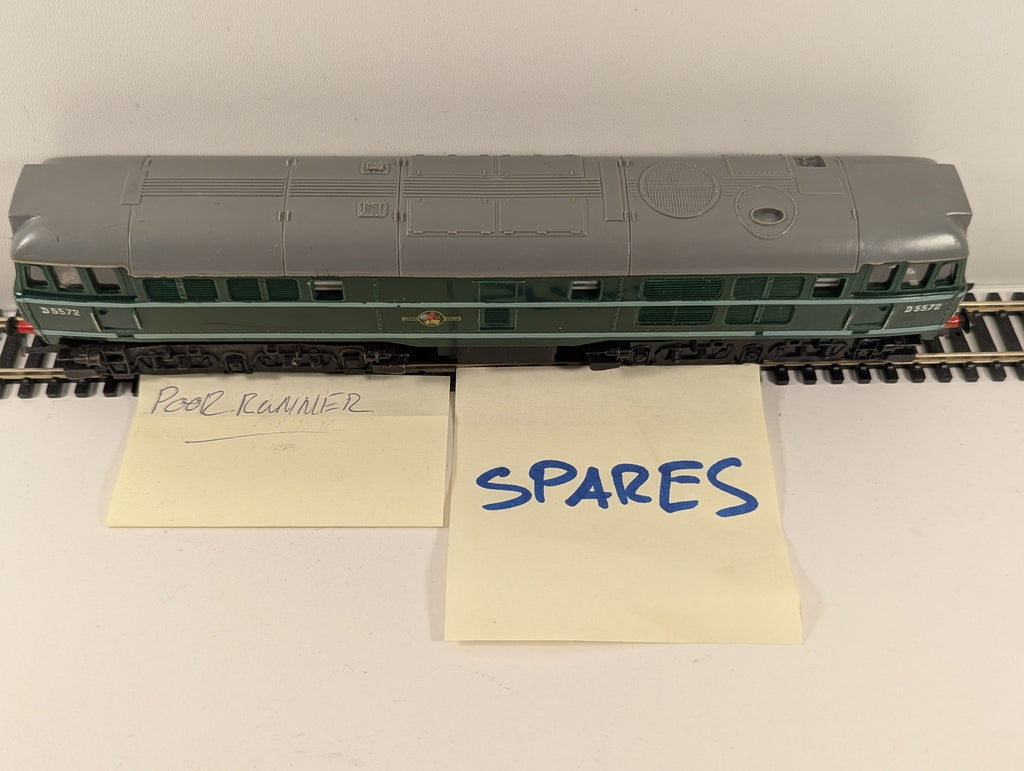 Tri-ang OO Gauge Class 31 Diesel Locomotive D5572 BR Green R.357 Poor Runner