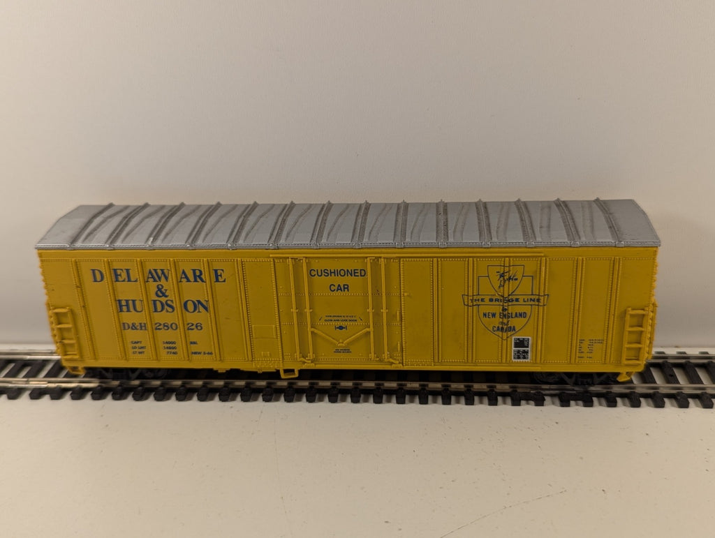Walthers Mainline HO Gauge 50ft Waffle Side Boxcar D&H