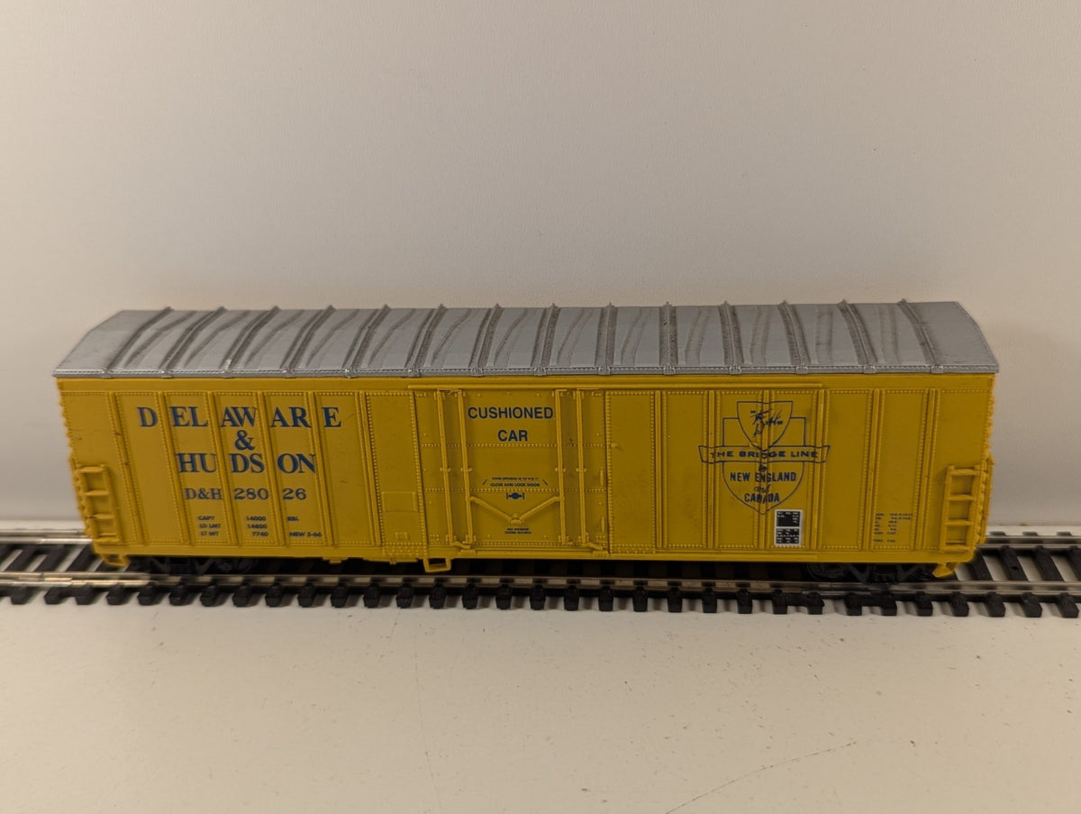 Walthers Mainline HO Gauge 50ft Waffle Side Boxcar D&H
