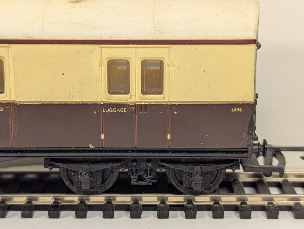 Airfix OO Gauge GWR Suburban B-Set Brake Composite Coach