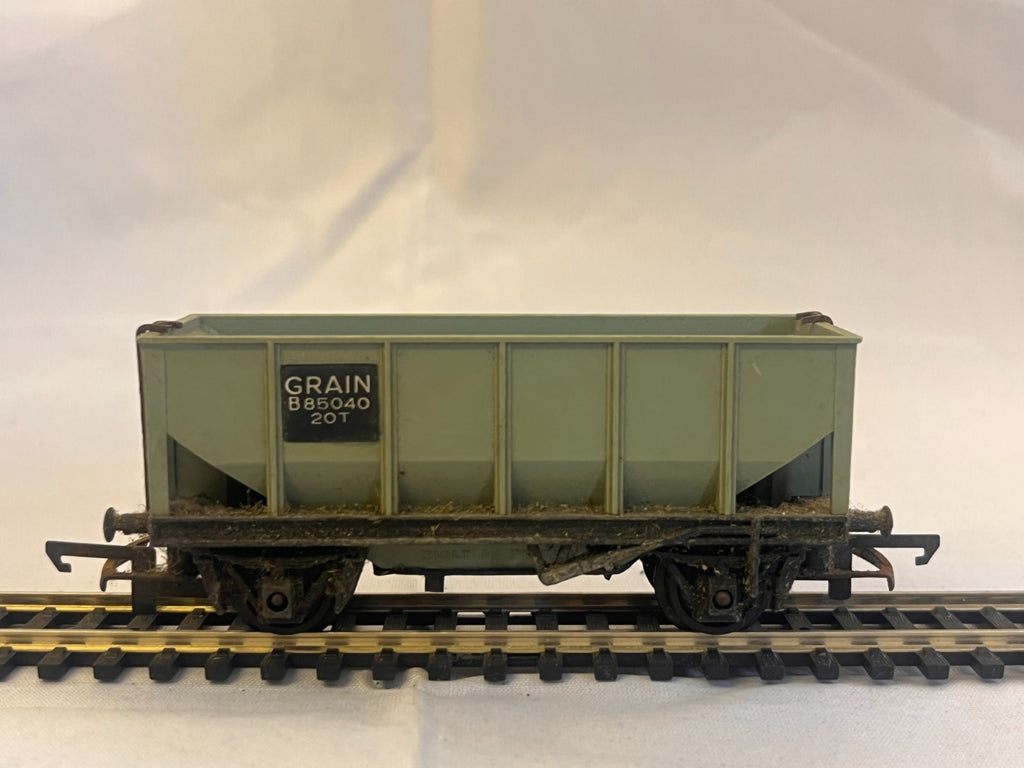 Tri-ang Hornby OO Gauge R215 Bulk Grain Wagon