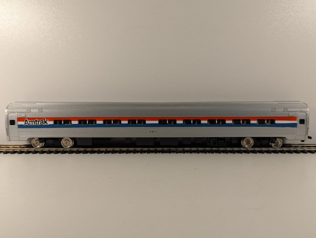 Bachmann Industries HO Scale Budd Amtrak Passenger Car 43-1017-05