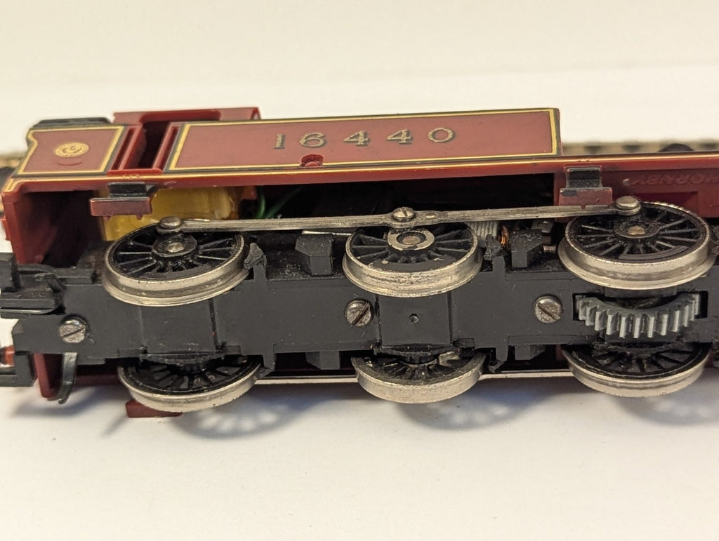 Hornby OO Gauge LMS Class 3F Jinty 0-6-0T LMS Maroon Damaged