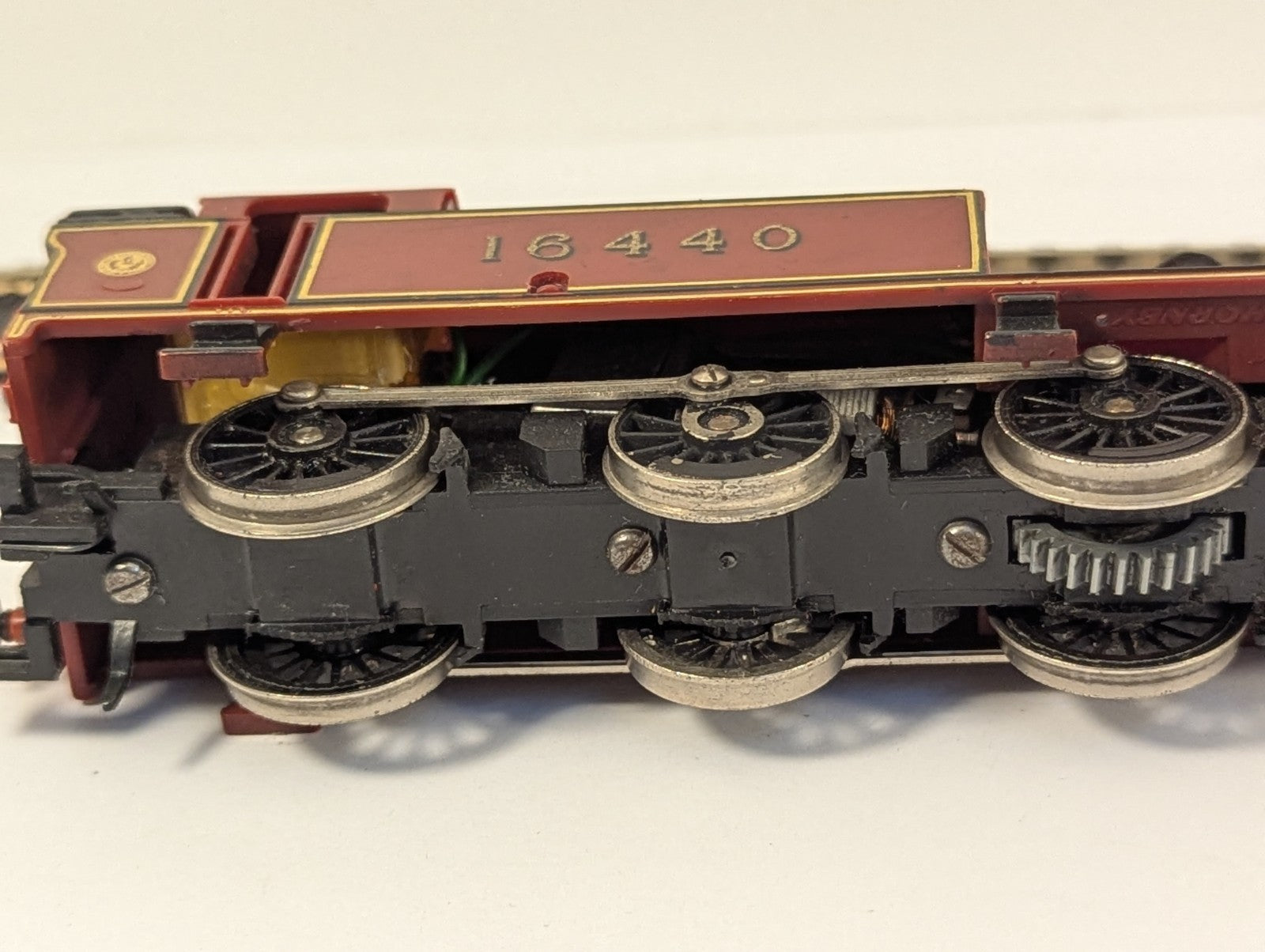 Hornby OO Gauge LMS Class 3F Jinty 0-6-0T LMS Maroon Damaged
