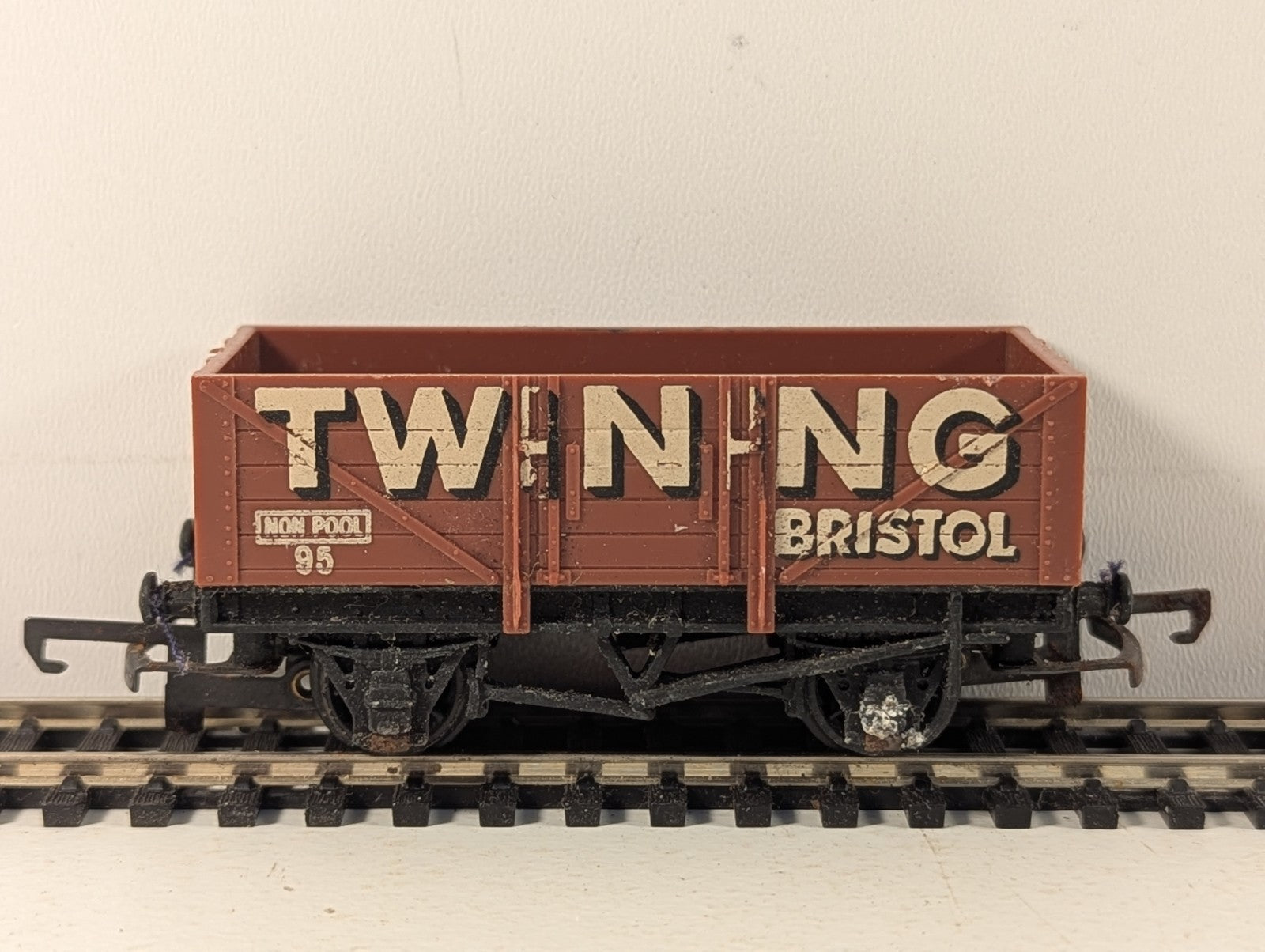 Wrenn OO Gauge 5-Plank Wagon Open Wagon 95 Twining (Bristol) Brown