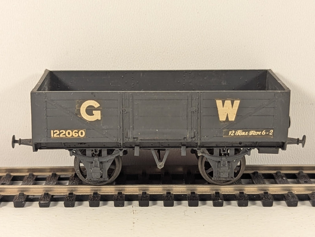 Peco OO Gauge GWR 5 Plank Open Wagon – Built Kit and missing 2 buffers