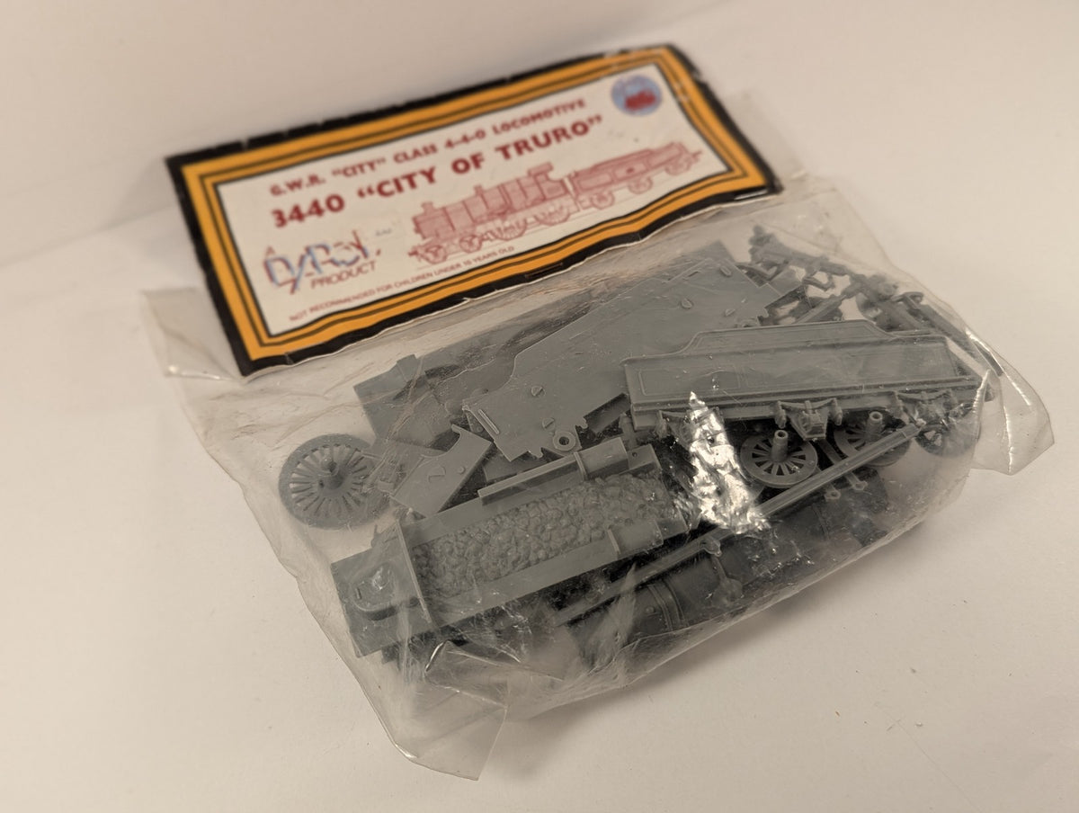 Dapol OO Gauge G.W.R. City Class 4-4-0 City of Truro Locomotive Kit 3440