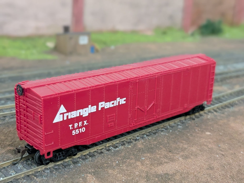 Bachmann USA 18030BAC 51' Plug Door Boxcar "Triangle Pacific