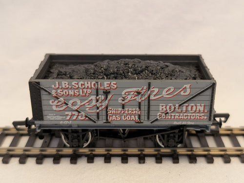 Bachmann OO Gauge 7 Plank Wagon J.B. Scholes & Sons Ltd 'Cosy Fires