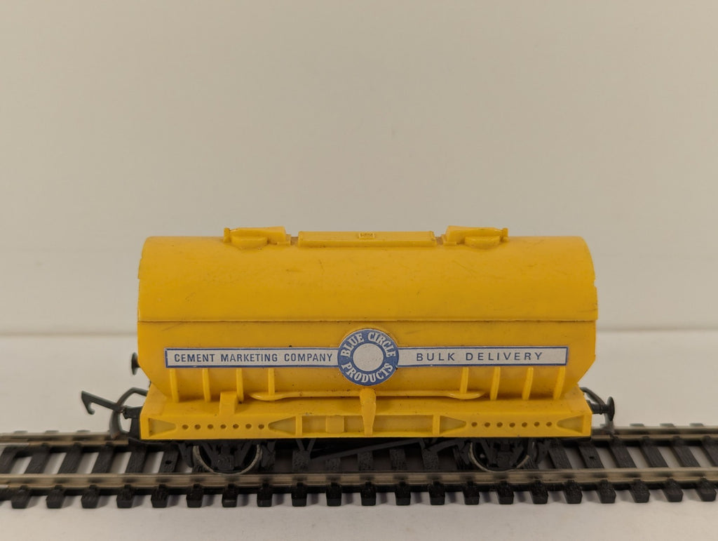 Tri-ang Hornby R564 OO Gauge Blue Circle Cement Wagon Yellow