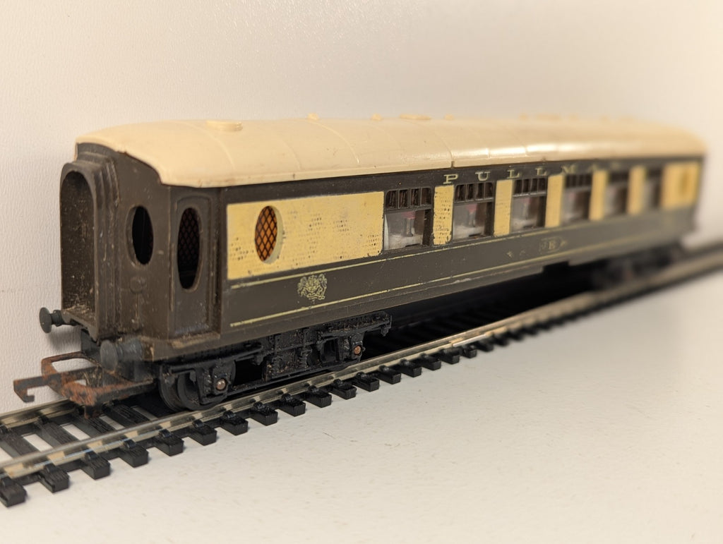 Tri-ang Hornby R228 OO Gauge Pullman Coach 'Anne'