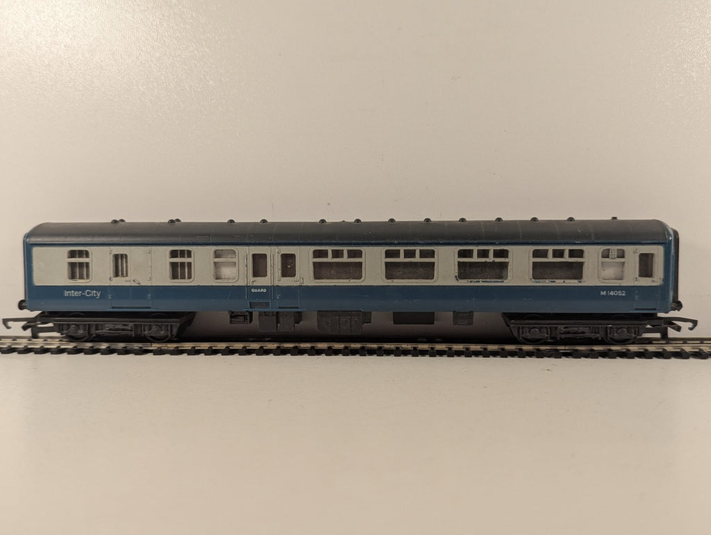 Hornby OO Gauge BR Mk1 Brake Second Corridor (BSK) Passenger Coach