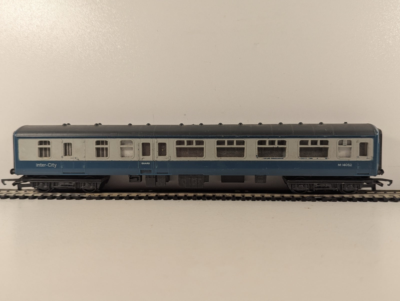 Hornby OO Gauge BR Mk1 Brake Second Corridor (BSK) Passenger Coach