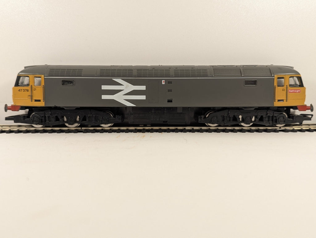 Hornby OO Gauge Class 47 Diesel Locomotive 47378 BR Railfreight Grey R319