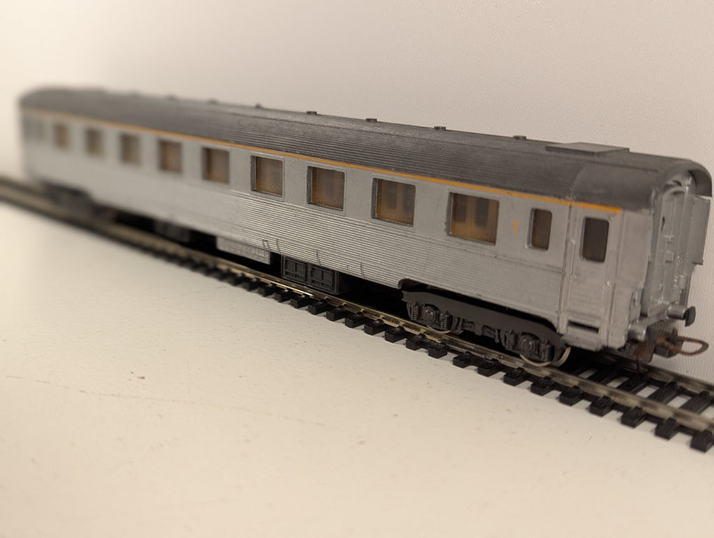 Lima HO Gauge SNCF Passenger Coach