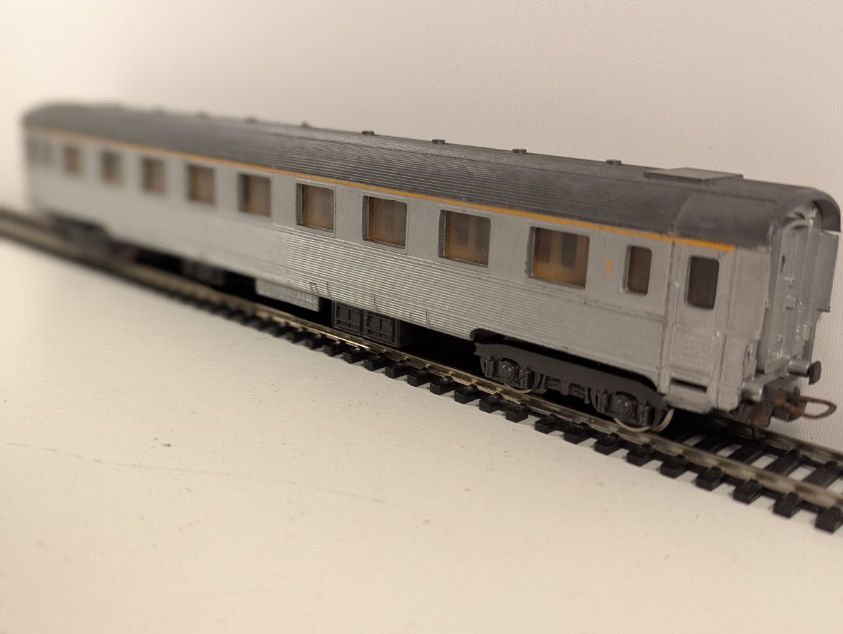 Lima HO Gauge SNCF Passenger Coach