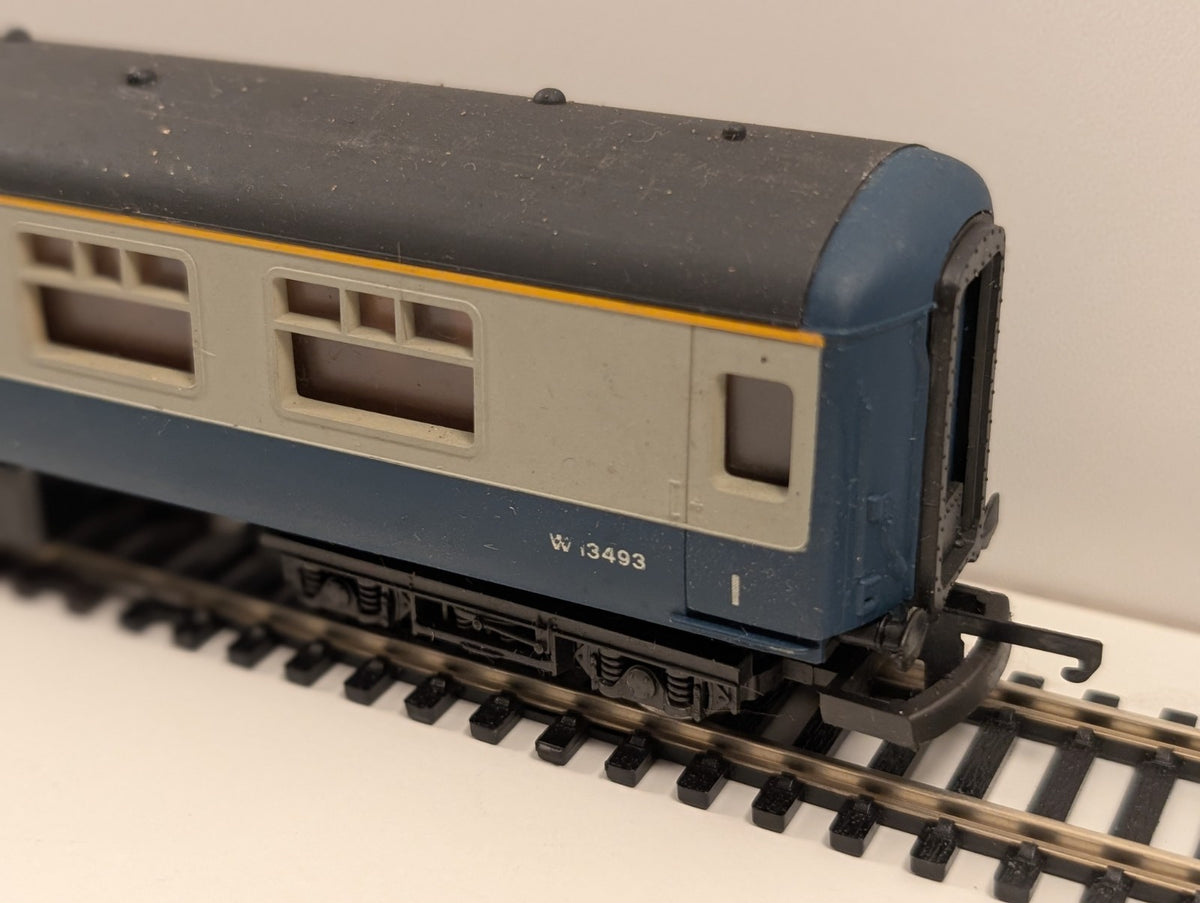 Lima OO Gauge BR Mk2B First Corridor (FK) Coach – W13493