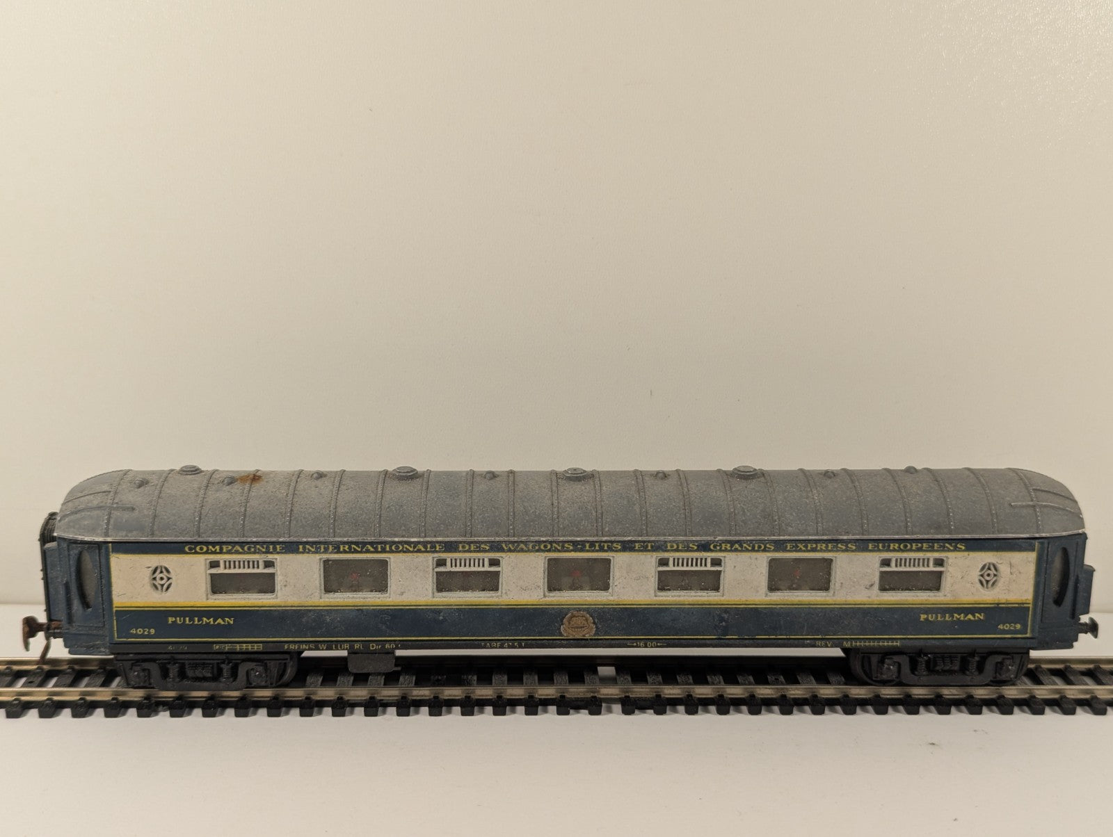Jouef HO Gauge CIWL Pullman Buffet Car 4029