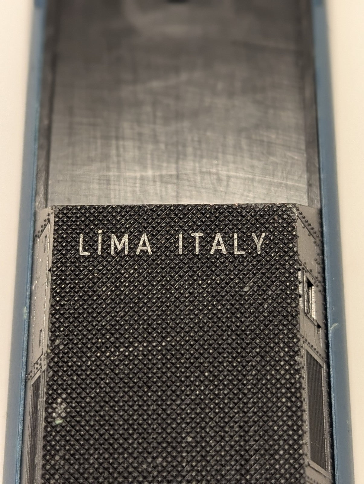Lima OO Gauge BR Mk3 TGS Coach Passenger Coach 44080 BR Blue & Grey