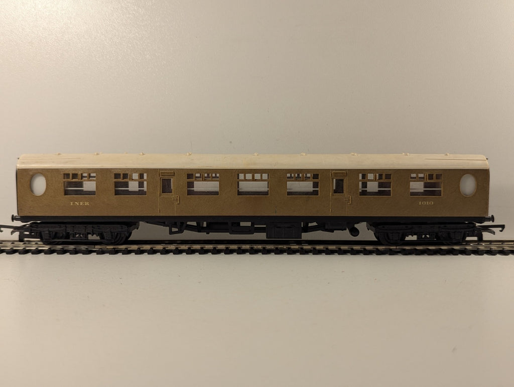 Tri-ang OO Gauge LNER Gresley Composite Coach Passenger Coach 1010