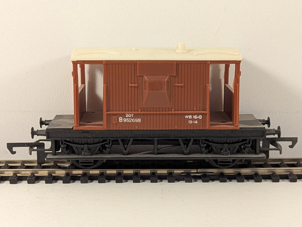 Hornby Railways R218 OO Gauge Brown BR Brake Van Boxed