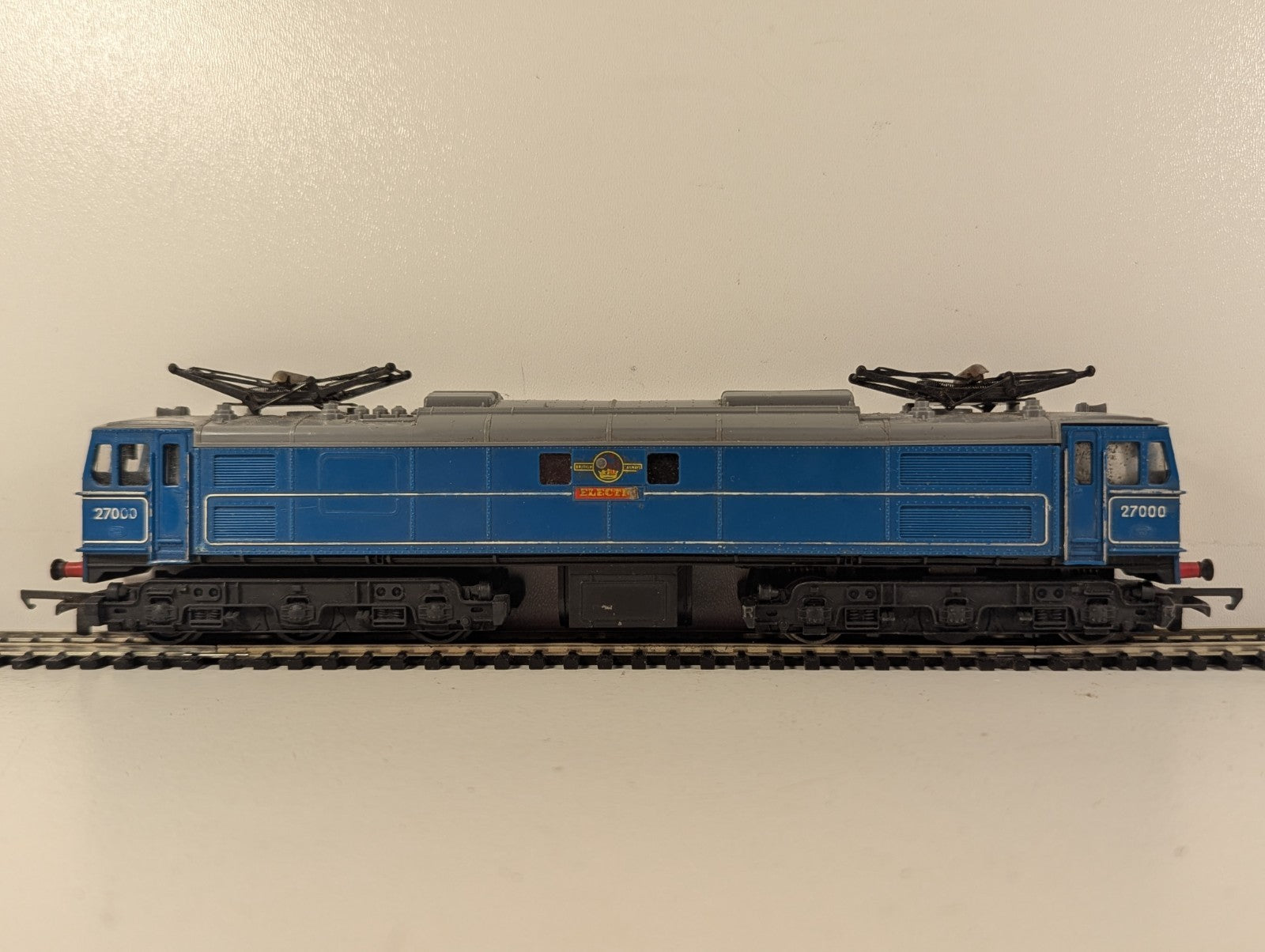 Tri-ang R351 Class 77 EM2 Electric Locomotive 27000 BR Blue