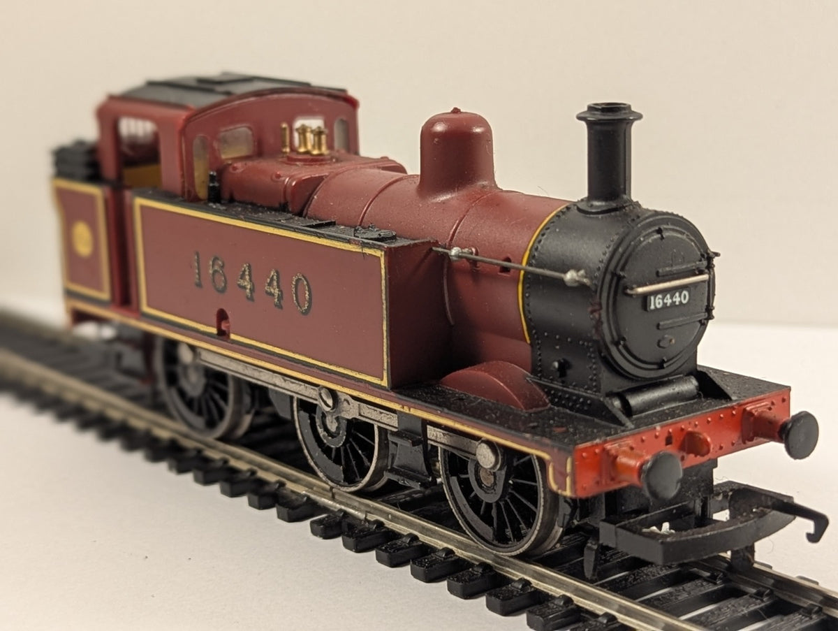 Hornby OO Gauge LMS Class 3F Jinty 0-6-0T Maroon