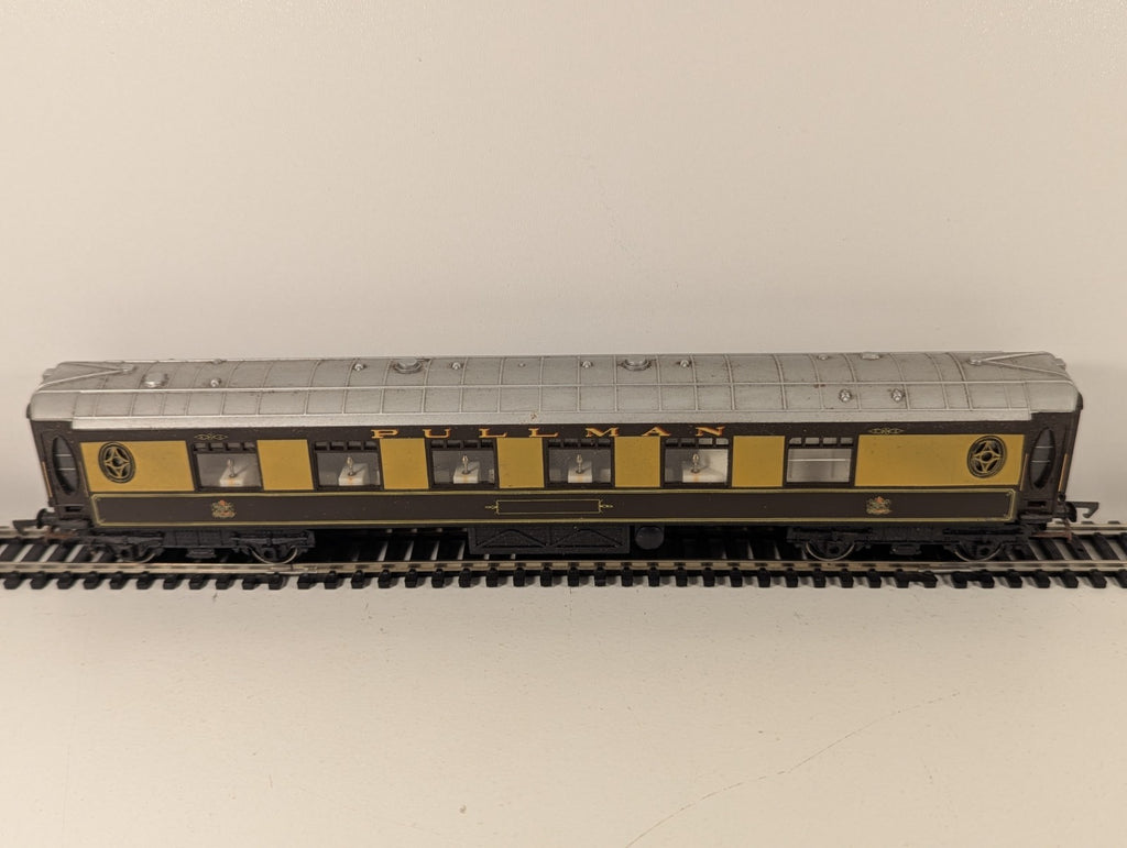 Hornby R4312 OO Gauge Pullman Parlour Car