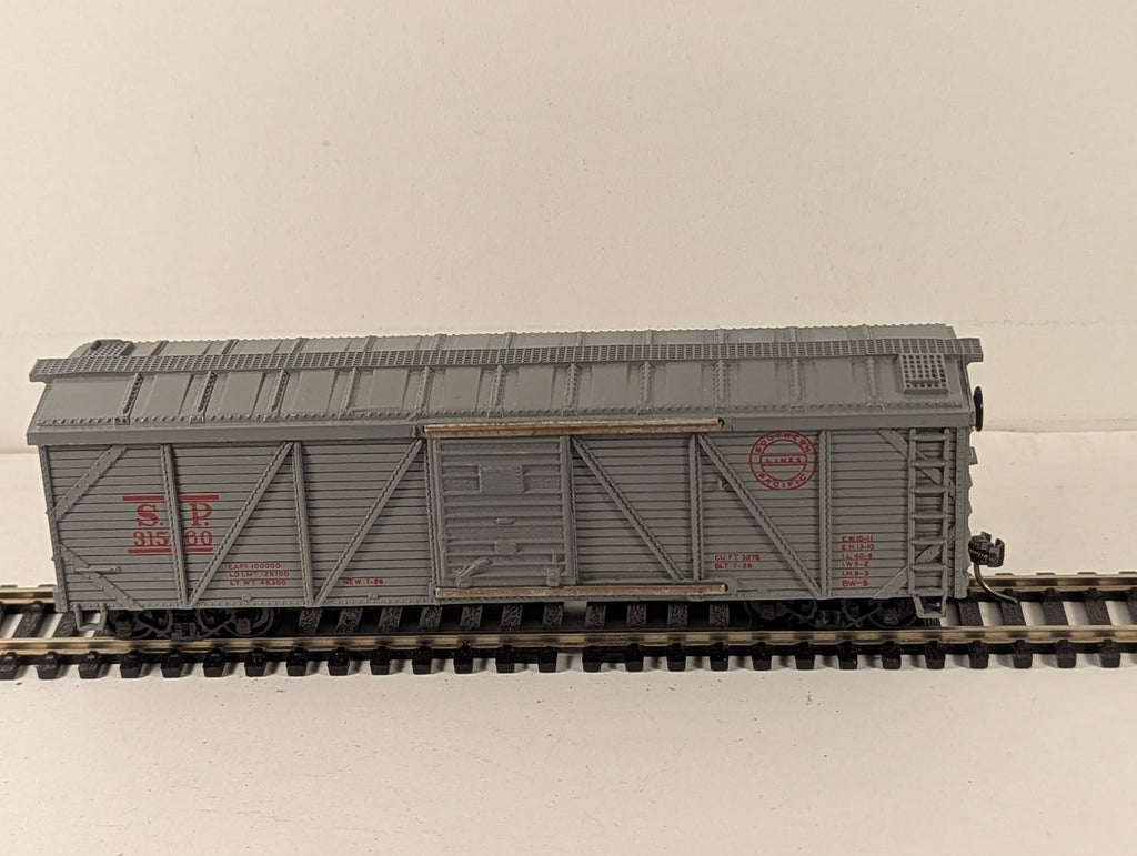Varney HO Gauge Southern Pacific Outside Braced Boxcar Goods Wagon 31560