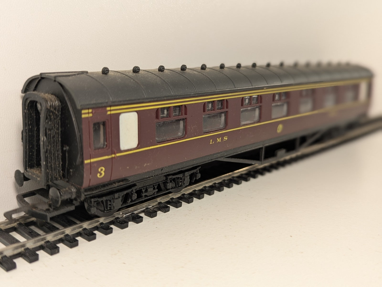 Hornby OO Gauge Class 92 Electric Locomotive Charles Dickens