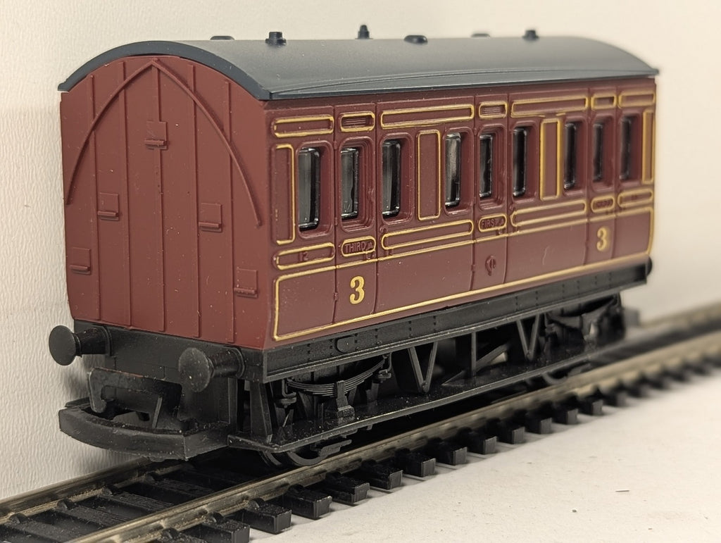 Hornby OO Gauge LMS 4-Wheel Composite Coach Passenger Coach 12 LMS Maroon R339
