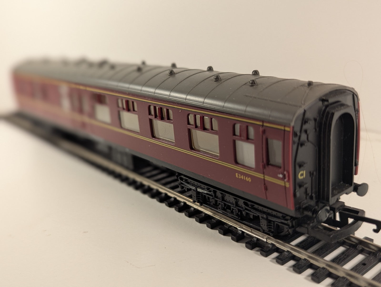 Hornby R1007 BSK Mk1 Corridor Brake 2nd E34160 BR Maroon