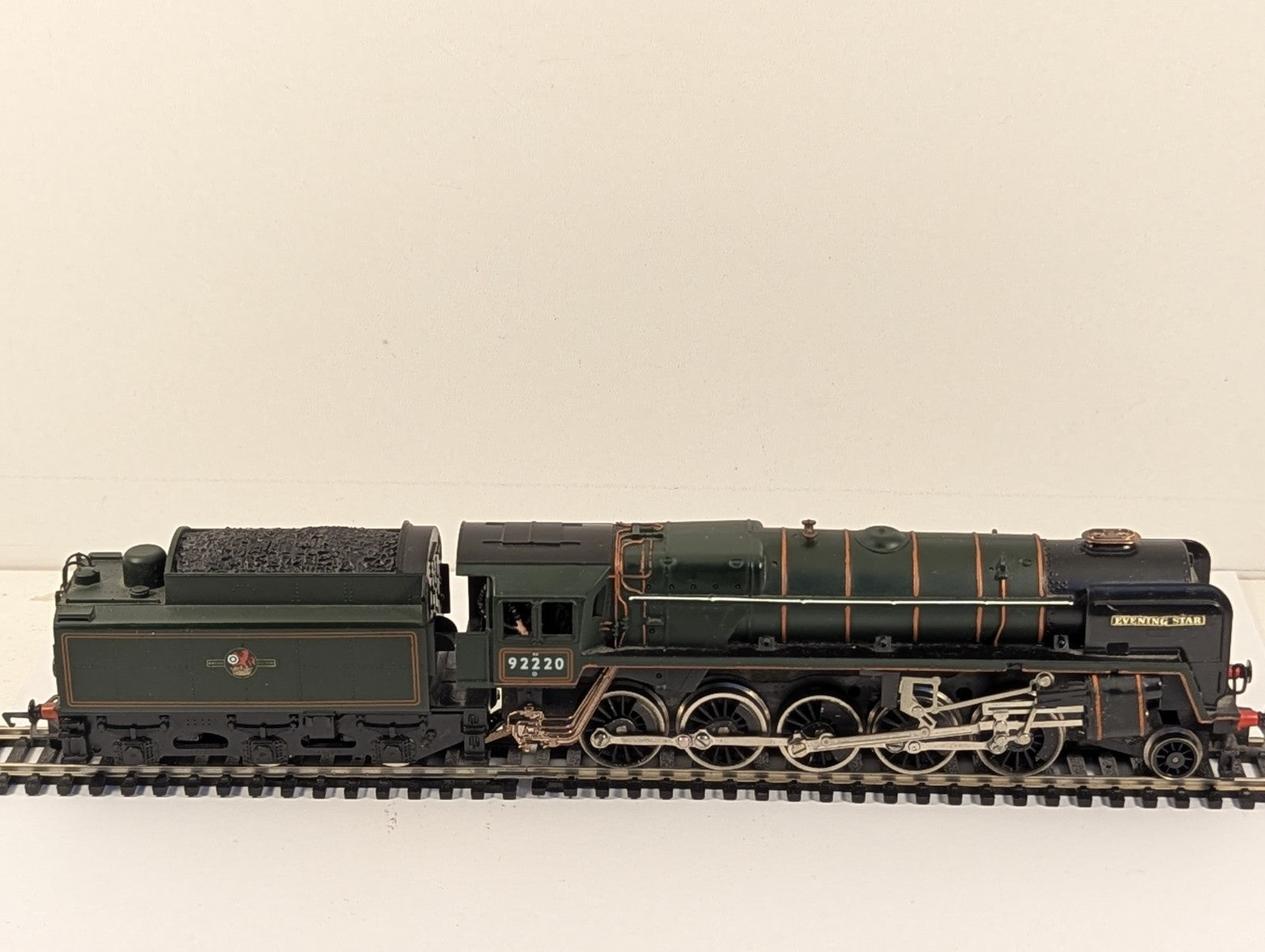Hornby BR Class 9F "Evening Star" No.92220 2-10-0 Steam Locomotive OO Gauge