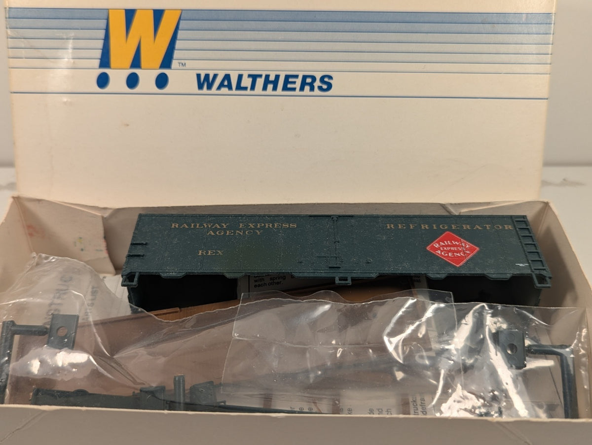 Walthers HO REA Steel Refrigerator Car Kit