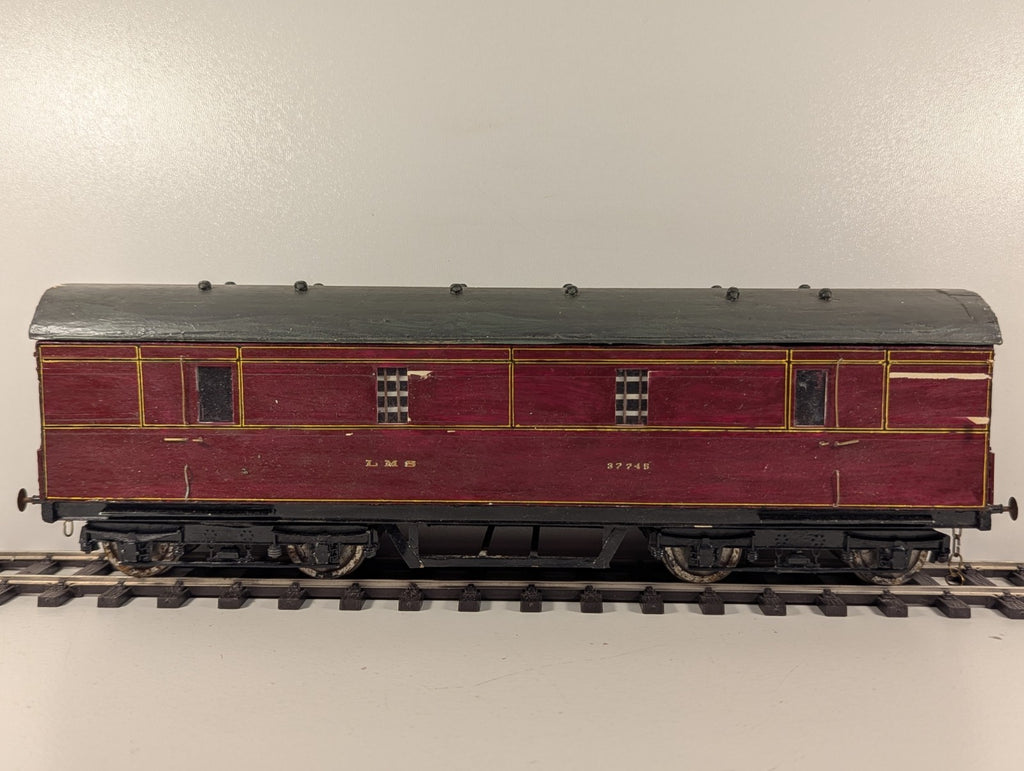 Kitbuilt O Gauge LMS Full Parcels Brake Van Maroon