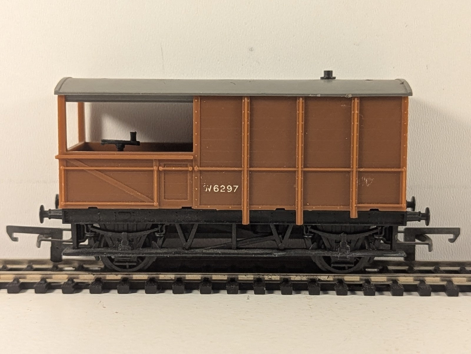 Tri-ang OO Gauge GWR Toad Brake Van Goods Wagon W6297 BR WR Brown