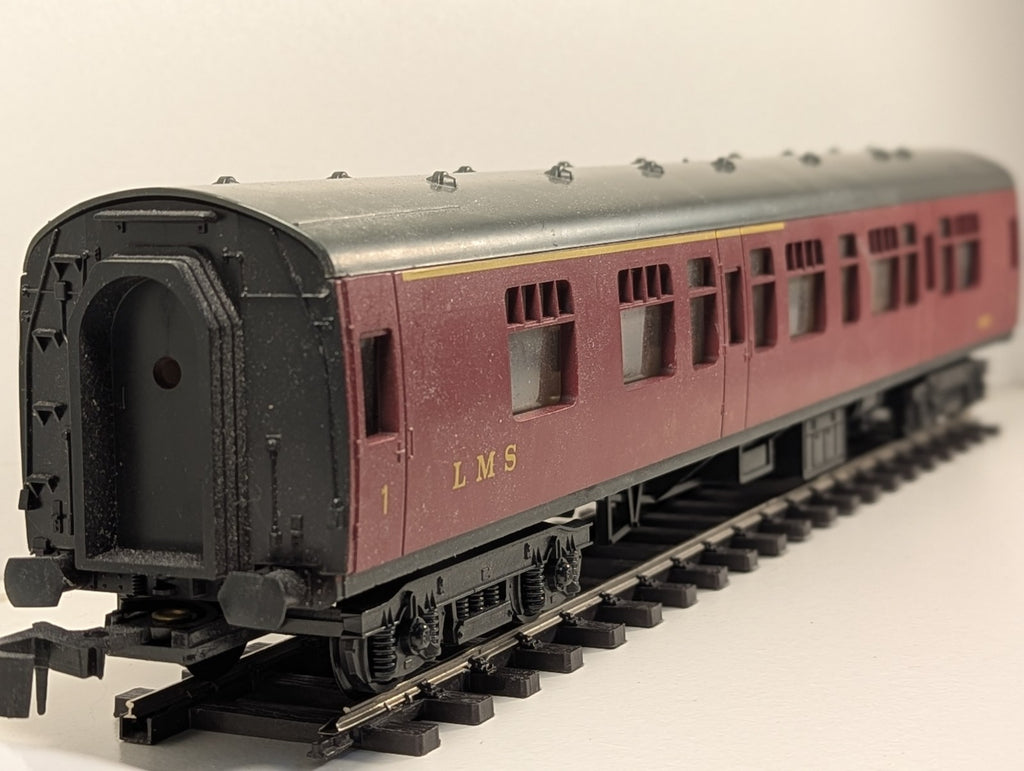 Lima O Gauge LMS 1st Class Corridor Composite Coach 15865 Maroon