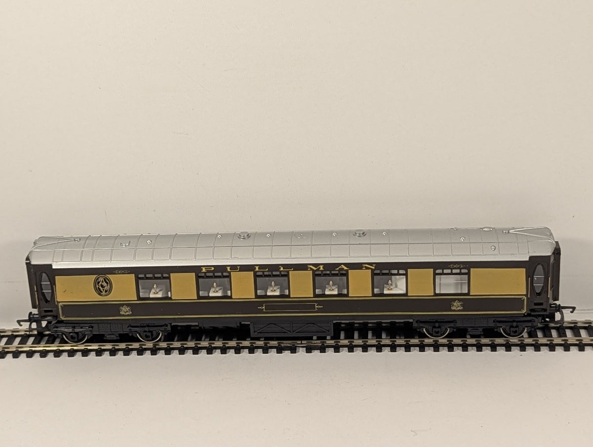 Hornby Railways OO Gauge Pullman Coach Passenger Coach Pullman Umber and Cream