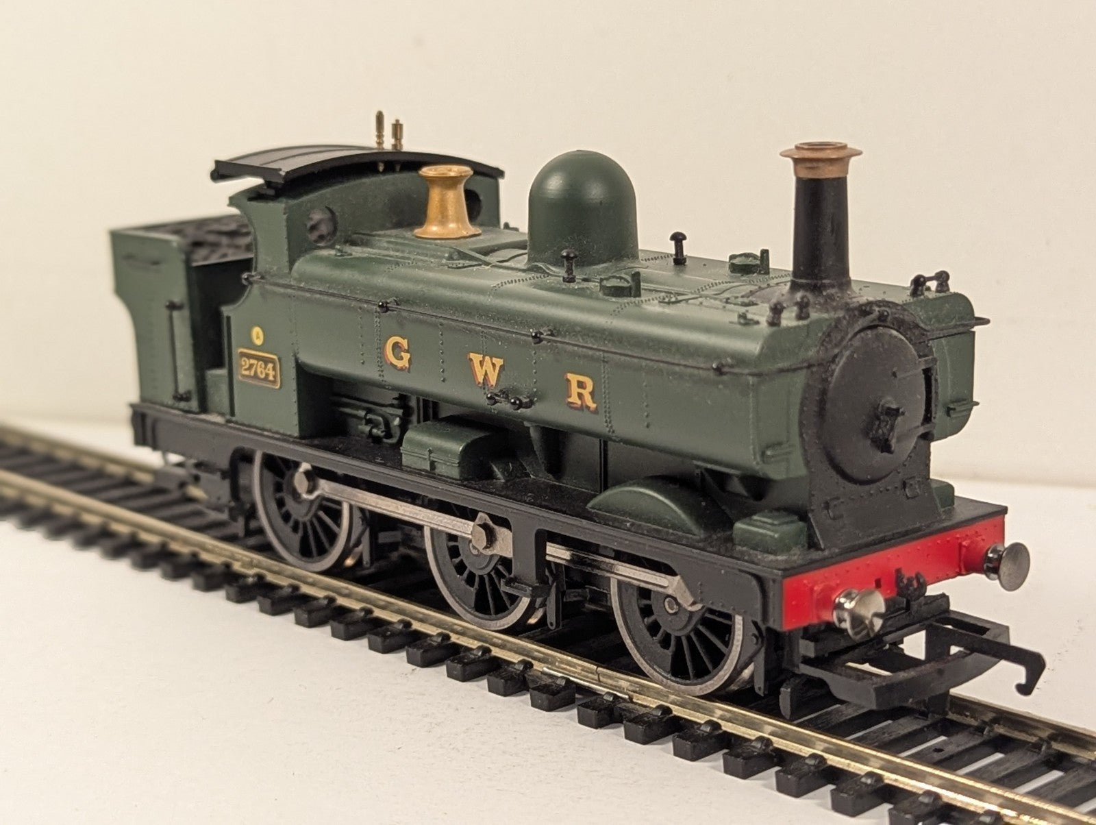Hornby OO Gauge Class 2721 Pannier Tank Locomotive 2764 GWR Green