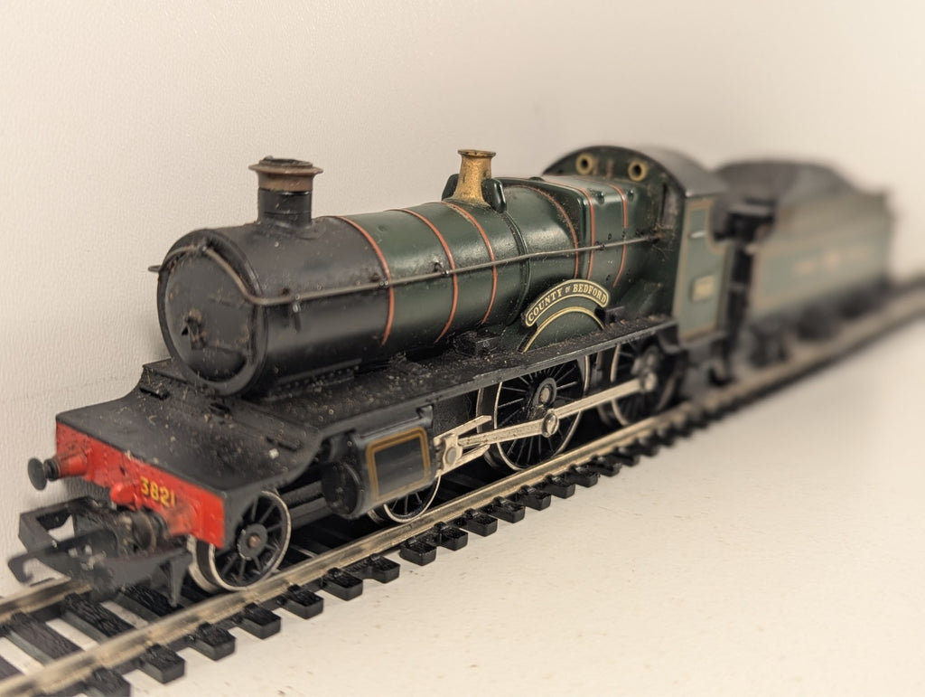 Hornby OO Gauge GWR County Class "County of Bedford" Steam Locomotive