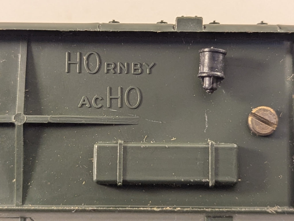 Hornby-Acho SNCF 1st Class Passenger Coach Green HO Gauge