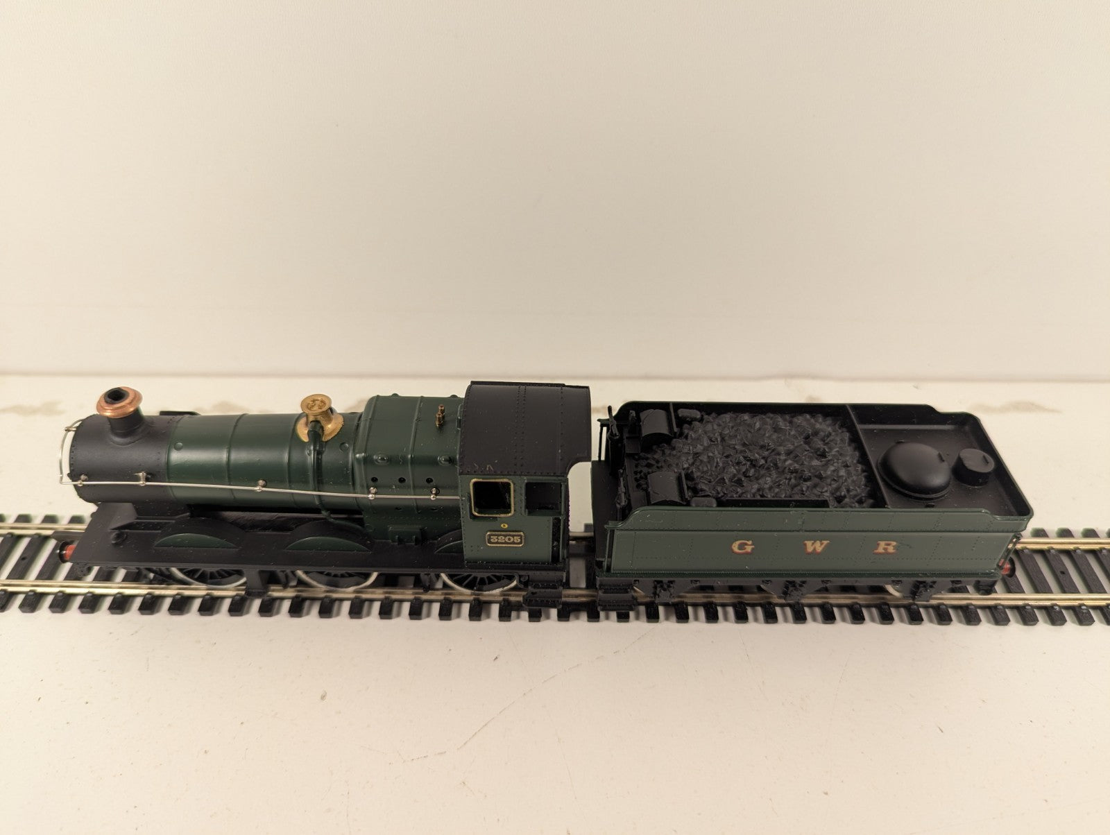 Mainline Railways 37-058 2251 Class Collett 0-6-0 GWR Unlined Green